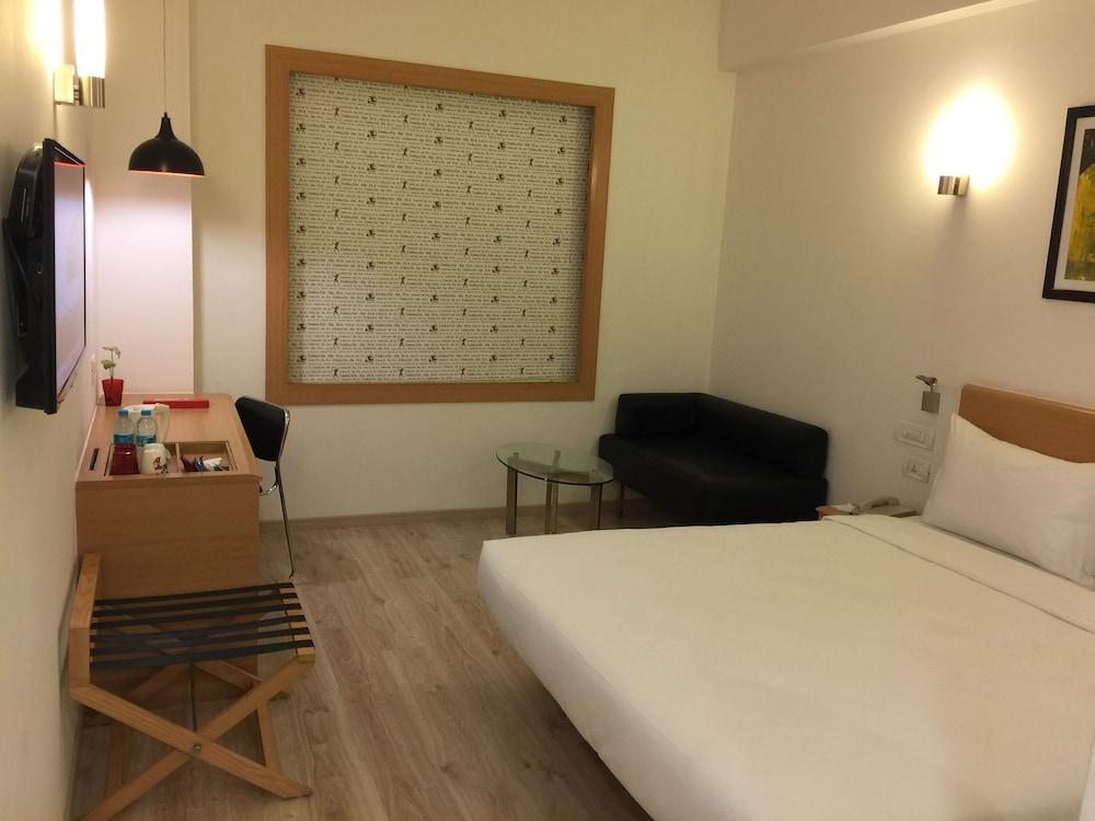 Red Fox By Lemon Tree Hotels, Sector 60, Gurugram Gurgaon Exterior photo